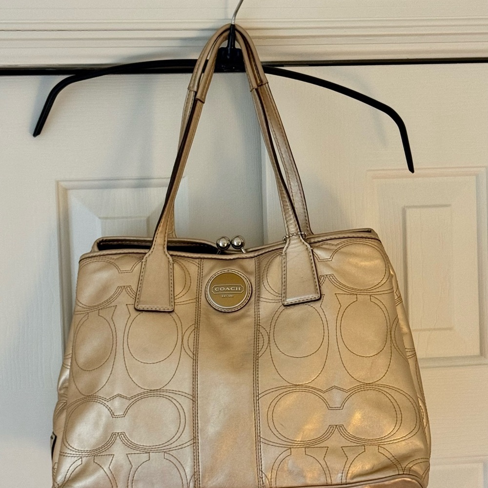 Coach Signature “C” Stitched Gold Leather Metallic Kiss lock Tote Handbag - Picture 2 of 16